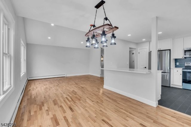 26 Laurie Rd, Roxbury Twp., NJ 07850