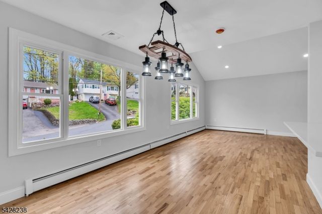 26 Laurie Rd, Roxbury Twp., NJ 07850