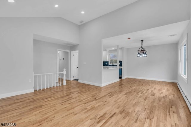 26 Laurie Rd, Roxbury Twp., NJ 07850