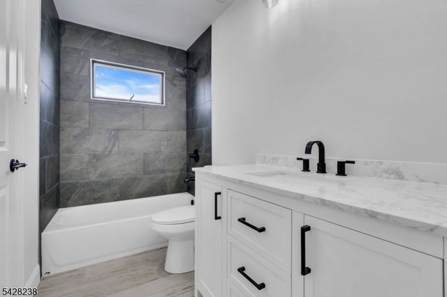 26 Laurie Rd, Roxbury Twp., NJ 07850