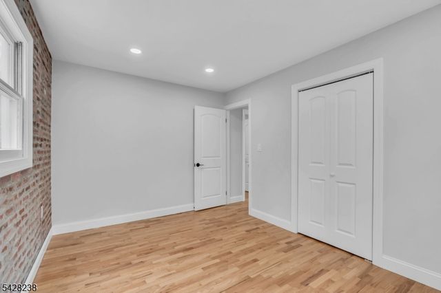 26 Laurie Rd, Roxbury Twp., NJ 07850