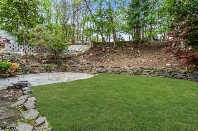 26 Laurie Rd, Roxbury Twp., NJ 07850