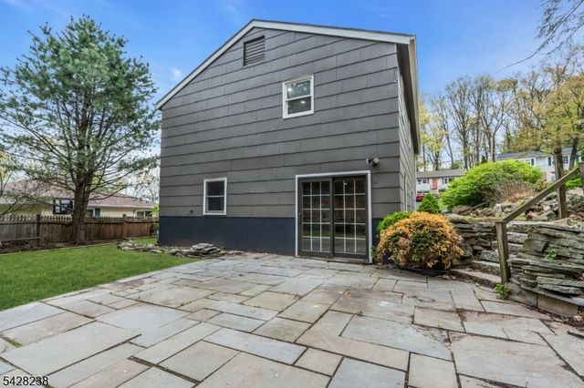26 Laurie Rd, Roxbury Twp., NJ 07850