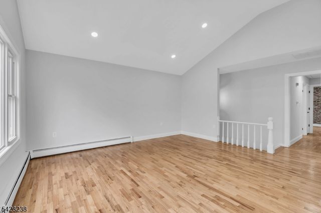 26 Laurie Rd, Roxbury Twp., NJ 07850