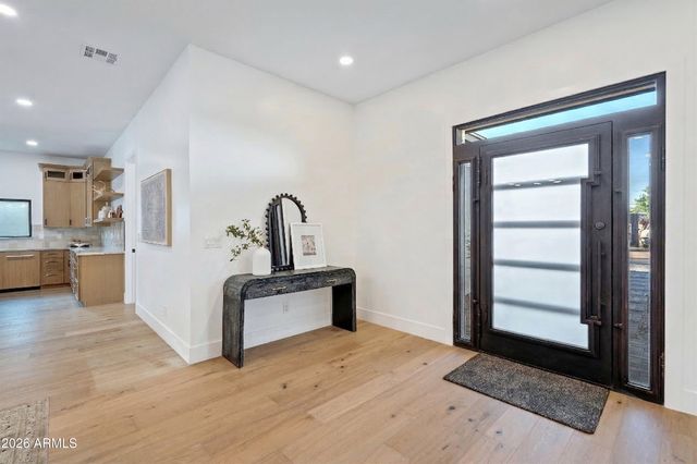 4107 E AVALON Drive, Phoenix, AZ 85018