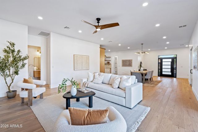 4107 E AVALON Drive, Phoenix, AZ 85018