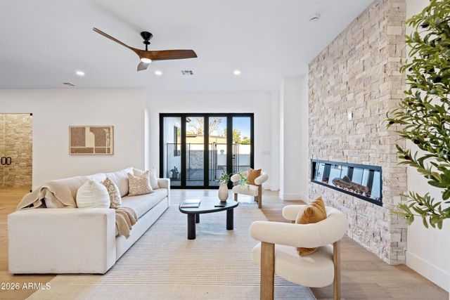 4107 E AVALON Drive, Phoenix, AZ 85018