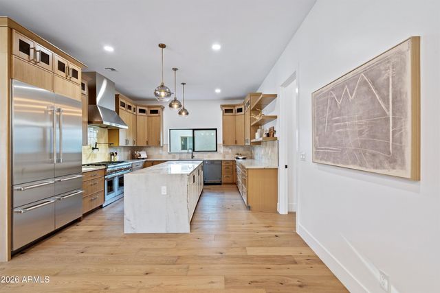 4107 E AVALON Drive, Phoenix, AZ 85018