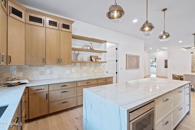 4107 E AVALON Drive, Phoenix, AZ 85018