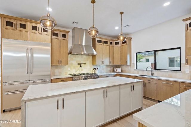 4107 E AVALON Drive, Phoenix, AZ 85018