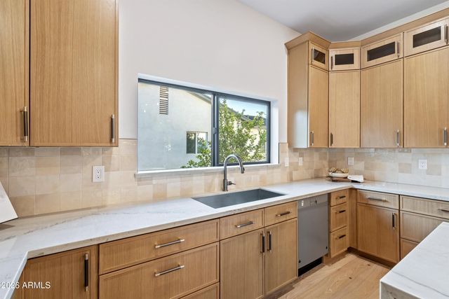 4107 E AVALON Drive, Phoenix, AZ 85018