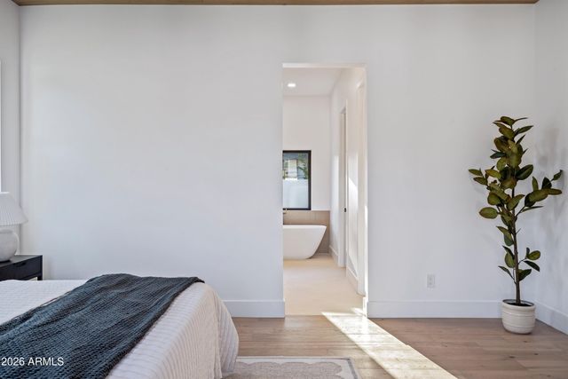 4107 E AVALON Drive, Phoenix, AZ 85018