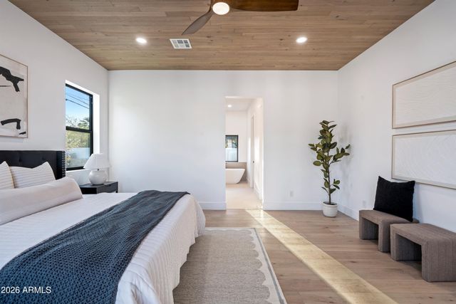 4107 E AVALON Drive, Phoenix, AZ 85018