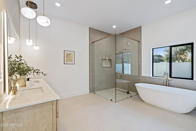 4107 E AVALON Drive, Phoenix, AZ 85018