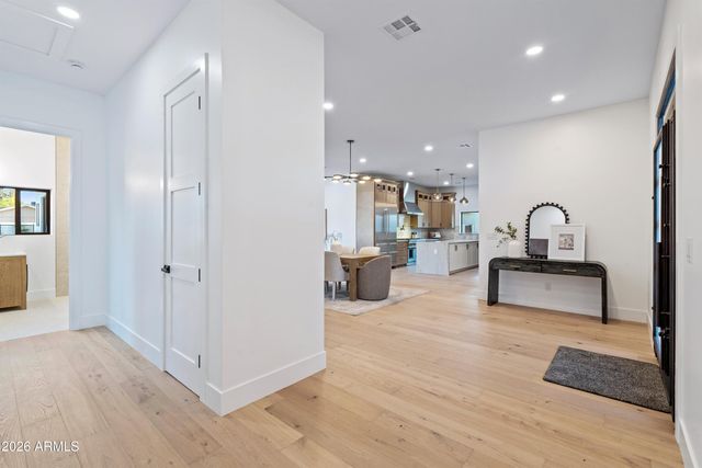 4107 E AVALON Drive, Phoenix, AZ 85018