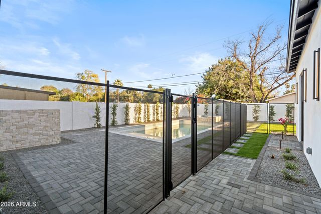 4107 E AVALON Drive, Phoenix, AZ 85018