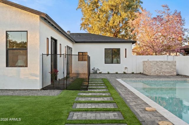 4107 E AVALON Drive, Phoenix, AZ 85018