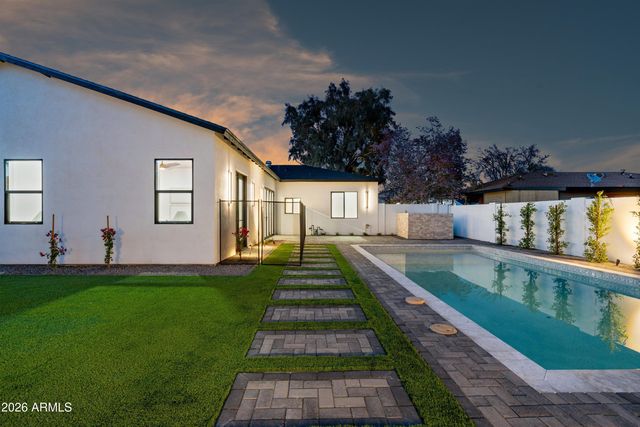 4107 E AVALON Drive, Phoenix, AZ 85018