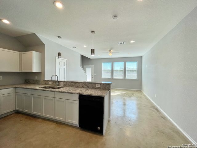 6922 Crestway Rd Unit 4, San Antonio, TX 78239