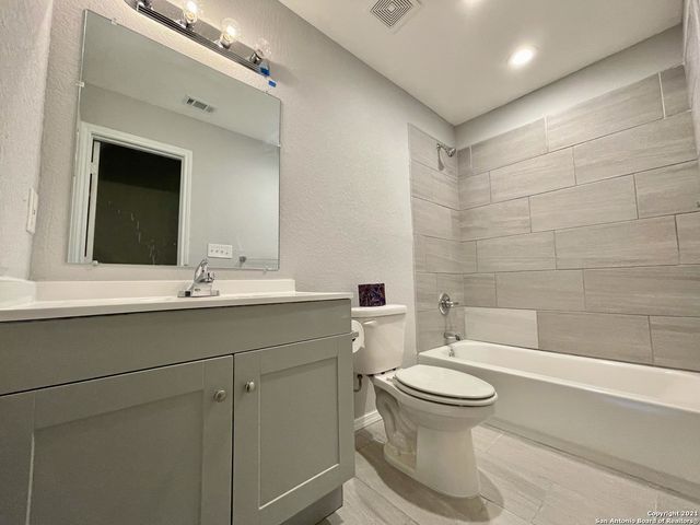 6922 Crestway Rd Unit 4, San Antonio, TX 78239