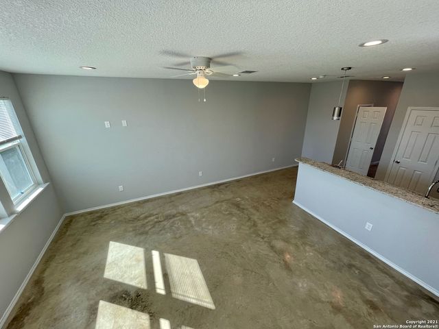 6922 Crestway Rd Unit 4, San Antonio, TX 78239