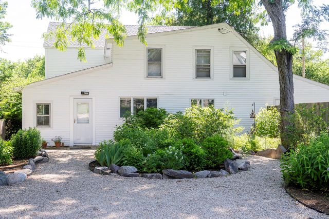 14 S Maple Avenue, Millerton, NY 12546