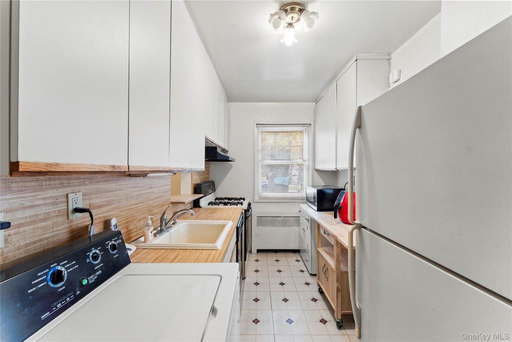 251-29 61st Avenue #719, Little Neck, NY 11362 — exterior