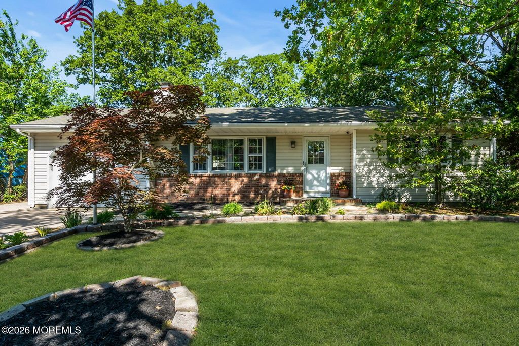 424 Cornell Drive, Brick, NJ 08723