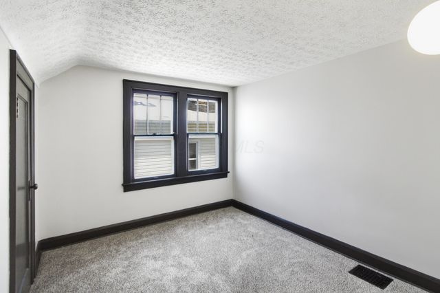 2741 Ridge Avenue, Columbus, OH 43204