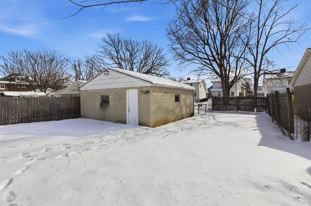 2741 Ridge Avenue, Columbus, OH 43204