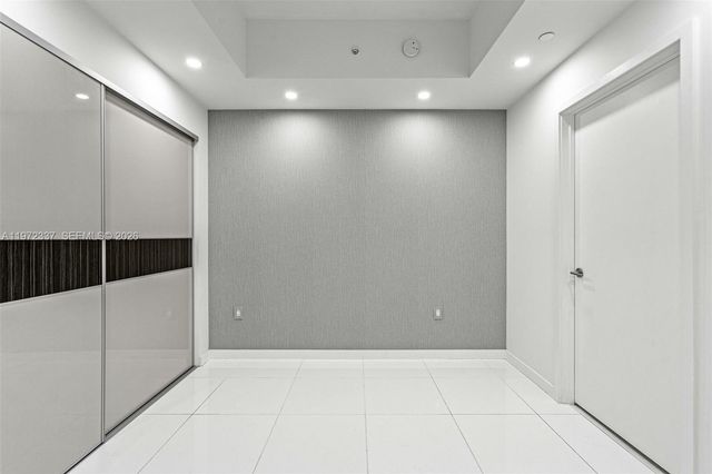 851 NE 1st Ave 1506, Miami, FL 33132