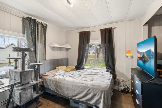 1103 Pinecroft Avenue, Medford, OR 97501