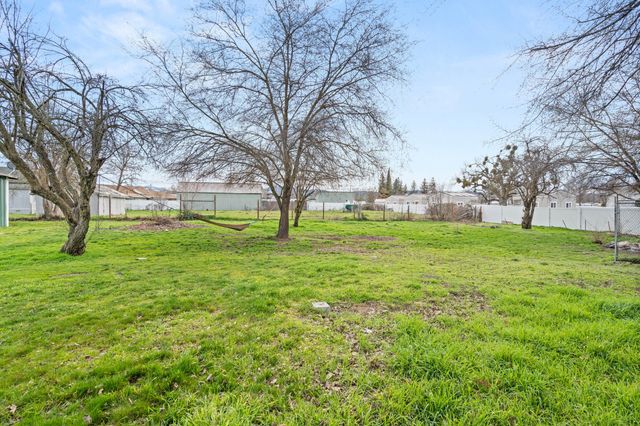 1103 Pinecroft Avenue, Medford, OR 97501