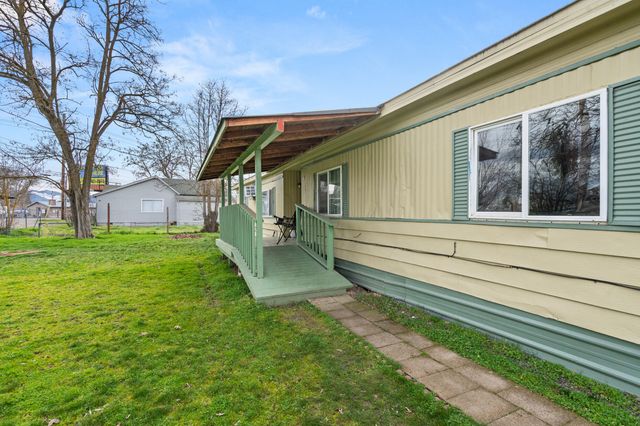 1103 Pinecroft Avenue, Medford, OR 97501