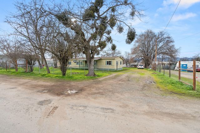 1103 Pinecroft Avenue, Medford, OR 97501