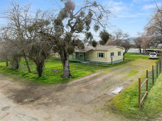 1103 Pinecroft Avenue, Medford, OR 97501