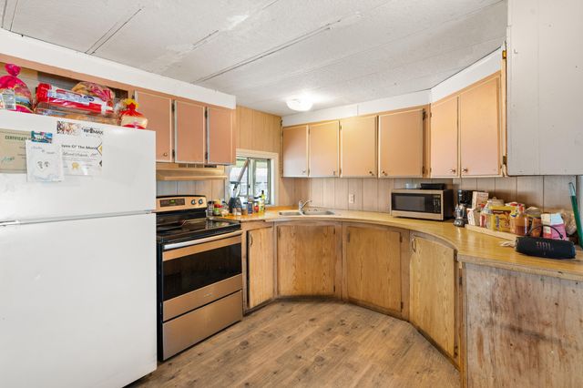 1103 Pinecroft Avenue, Medford, OR 97501