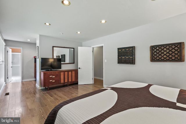 1004 MERCER RD, Princeton, NJ 08540