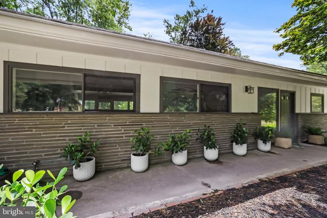 1004 MERCER RD, Princeton, NJ 08540