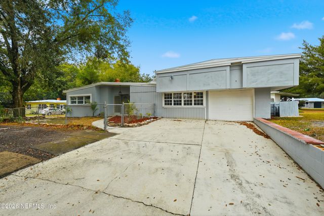 202 AZALEA Circle, Palatka, FL 32177