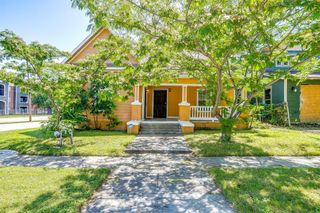 351 Pennsylvania Avenue 101 and 111, Fort Worth, TX 76104