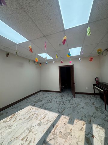 20813 Jamaica Avenue, Queens Village, NY 11428