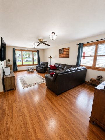 903 E Monroe Street, Mount Ayr, IA 50854