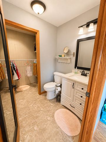 903 E Monroe Street, Mount Ayr, IA 50854