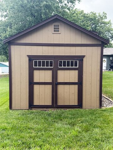 903 E Monroe Street, Mount Ayr, IA 50854