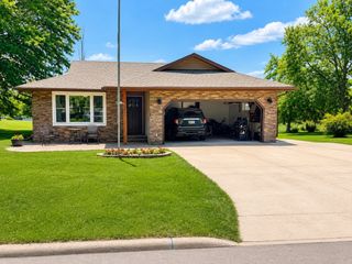 903 E Monroe Street, Mount Ayr, IA 50854