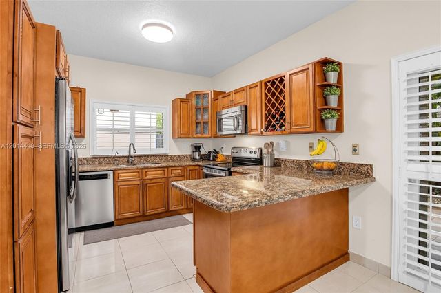 9904 SW 117th Pl, Miami, FL 33186