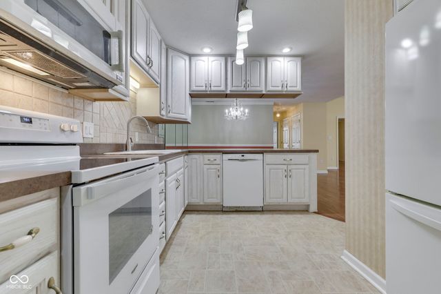 7621 Briarstone Lane, Indianapolis, IN 46227