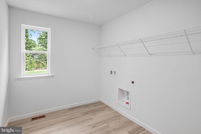 35611 PINE NEEDLE LN, Locust Grove, VA 22508