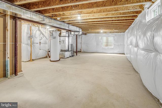 35611 PINE NEEDLE LN, Locust Grove, VA 22508